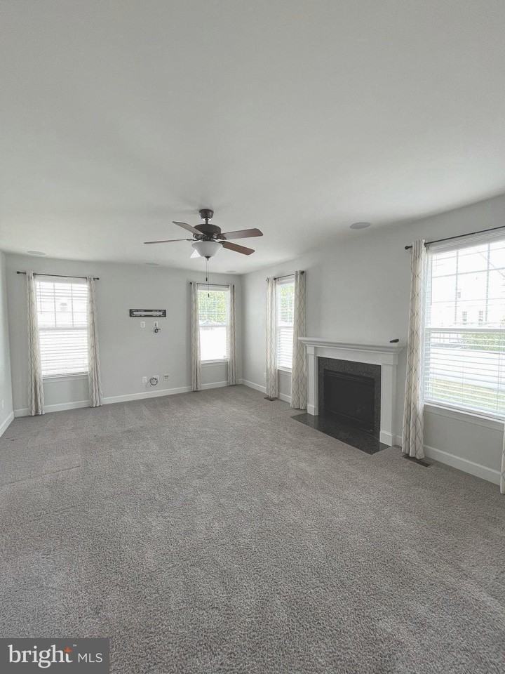 43691 Yulan St - Photo 7 of 24