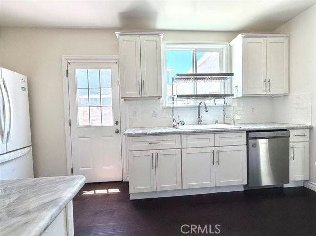 274 S Craig Ave - Photo 3 of 8