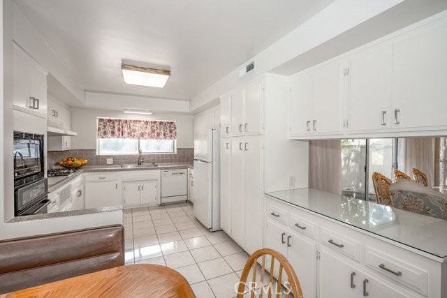 19443 Superior St - Photo 5 of 8