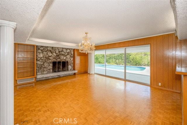 19443 Superior St - Photo 6 of 8