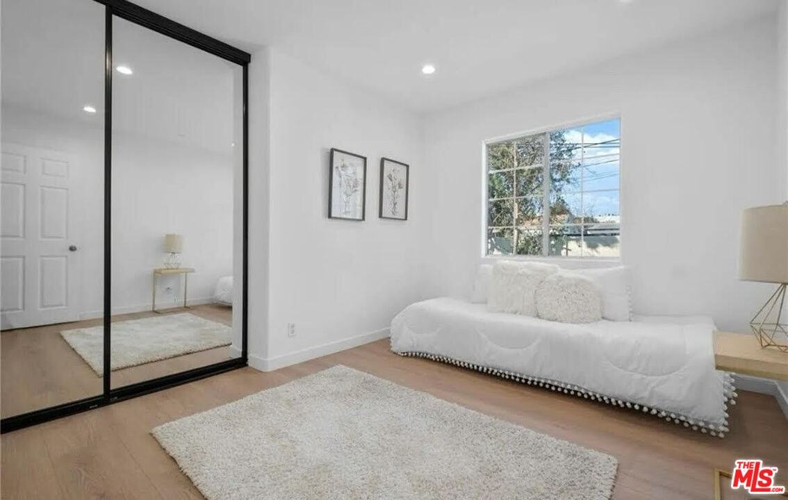 6251 Alcove Ave - Photo 2 of 7