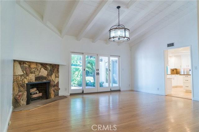 5054 Encino Ave - Photo 7 of 8