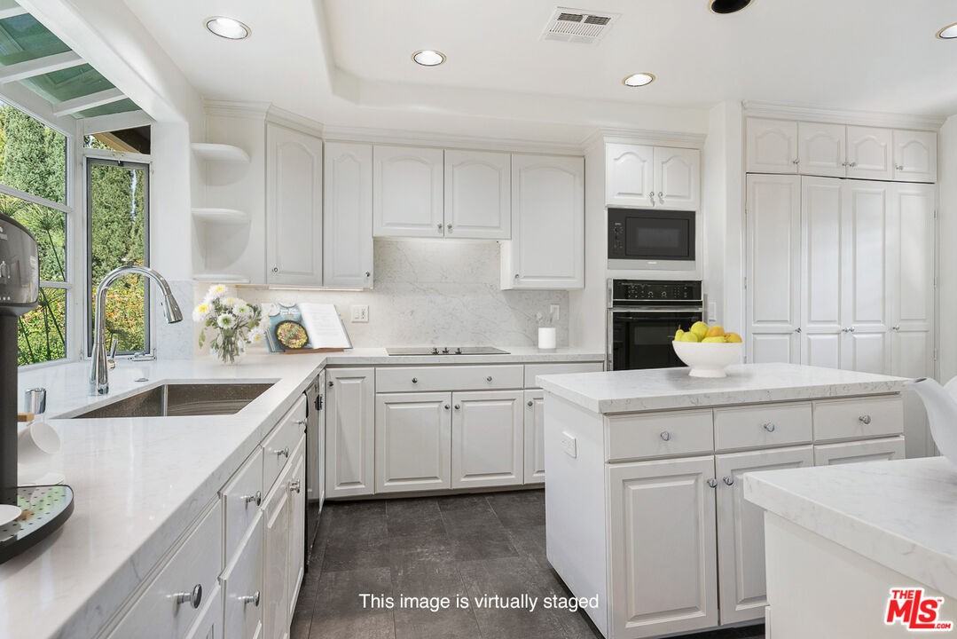 4645 Petit Ave - Photo 5 of 8