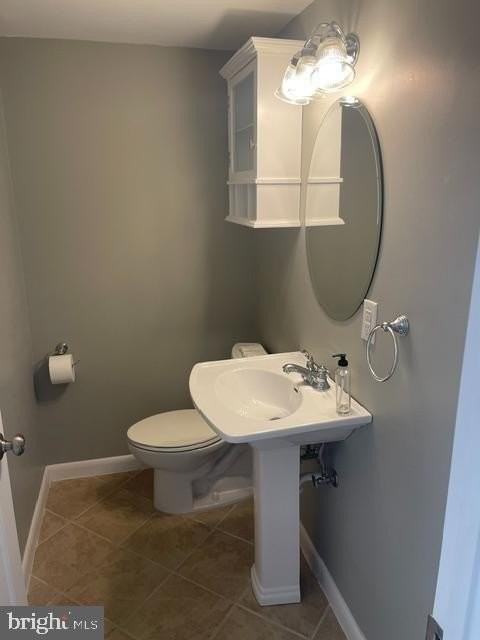 802 Hills Dr - Photo 4 of 17