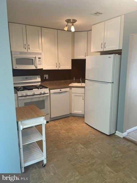 802 Hills Dr - Photo 5 of 17
