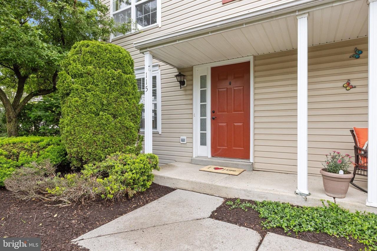 115 Goldfinch Ct #237 - Photo 2 of 33
