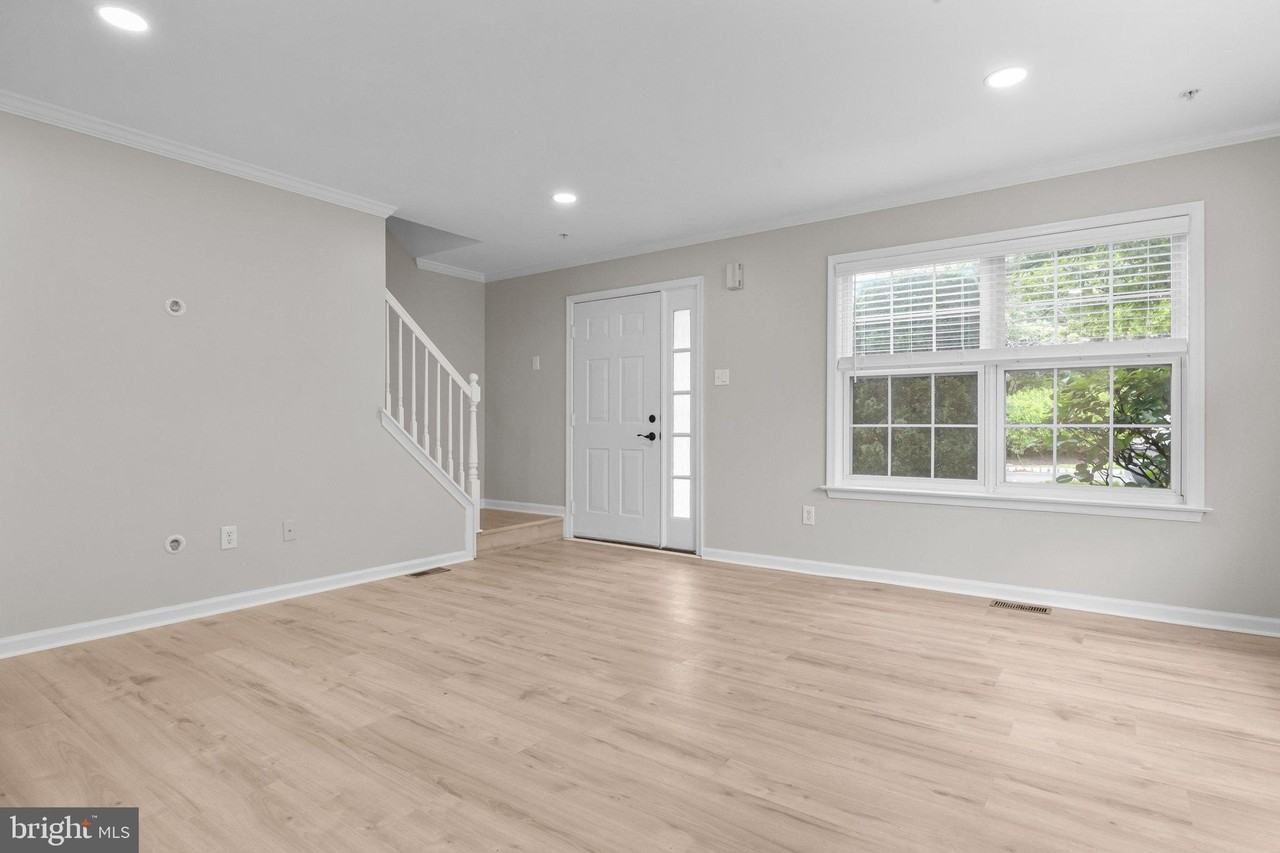 115 Goldfinch Ct #237 - Photo 6 of 33