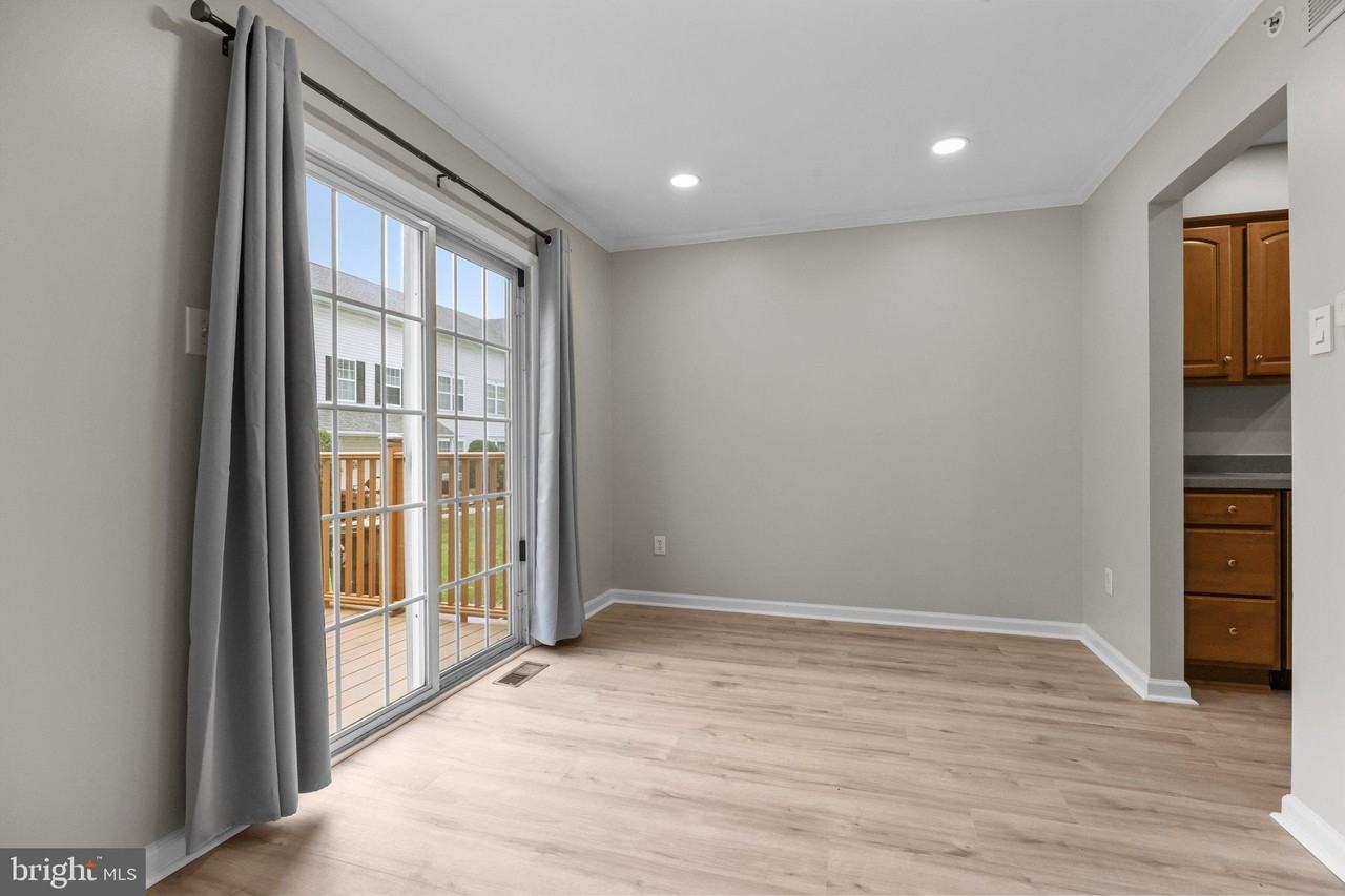 115 Goldfinch Ct #237 - Photo 7 of 33