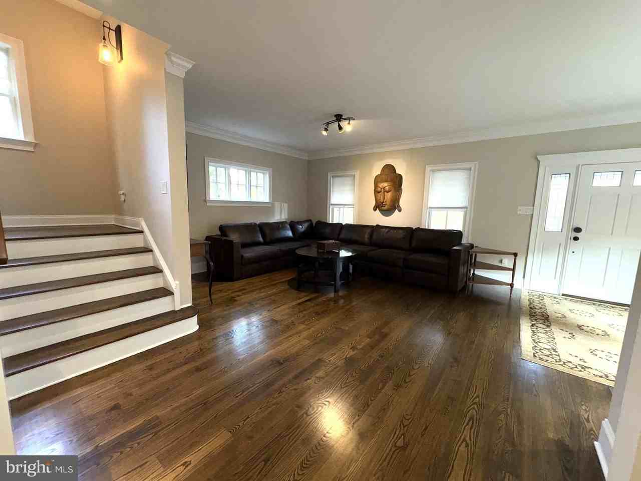 11 Chestnut St - Photo 6 of 40