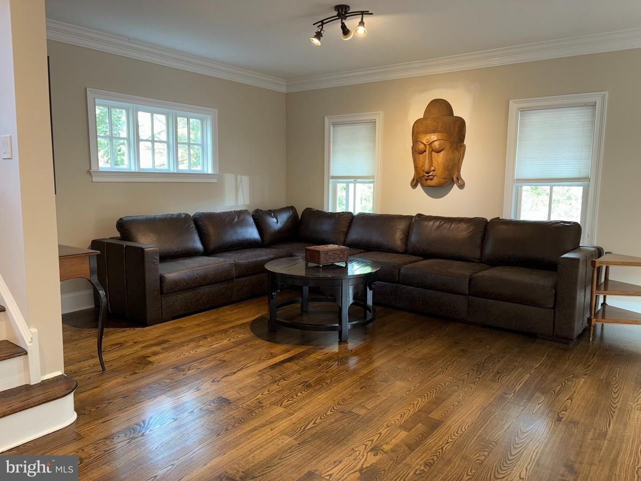 11 Chestnut St - Photo 7 of 40