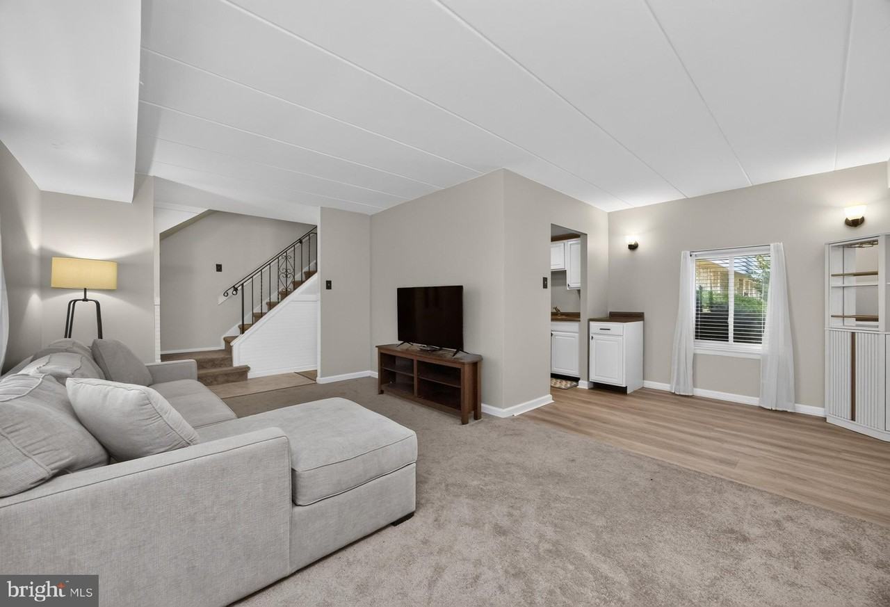 217 Village Walk #217 - Photo 5 of 25