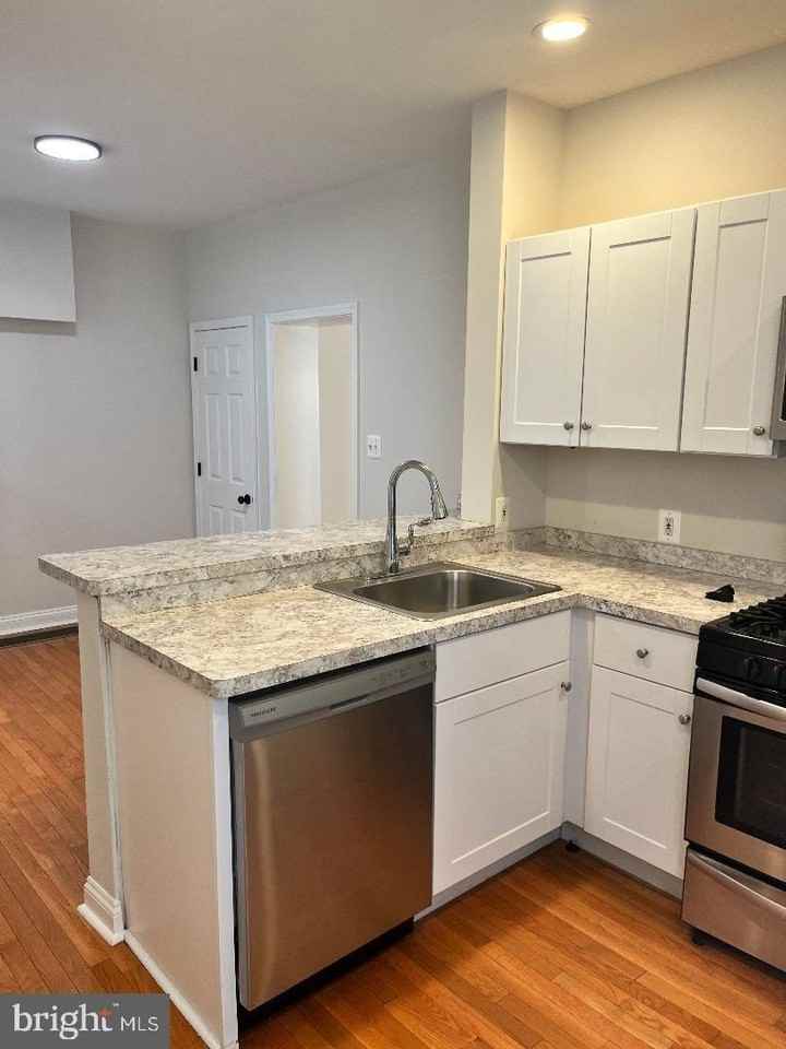 521 Ford St - Photo 4 of 19
