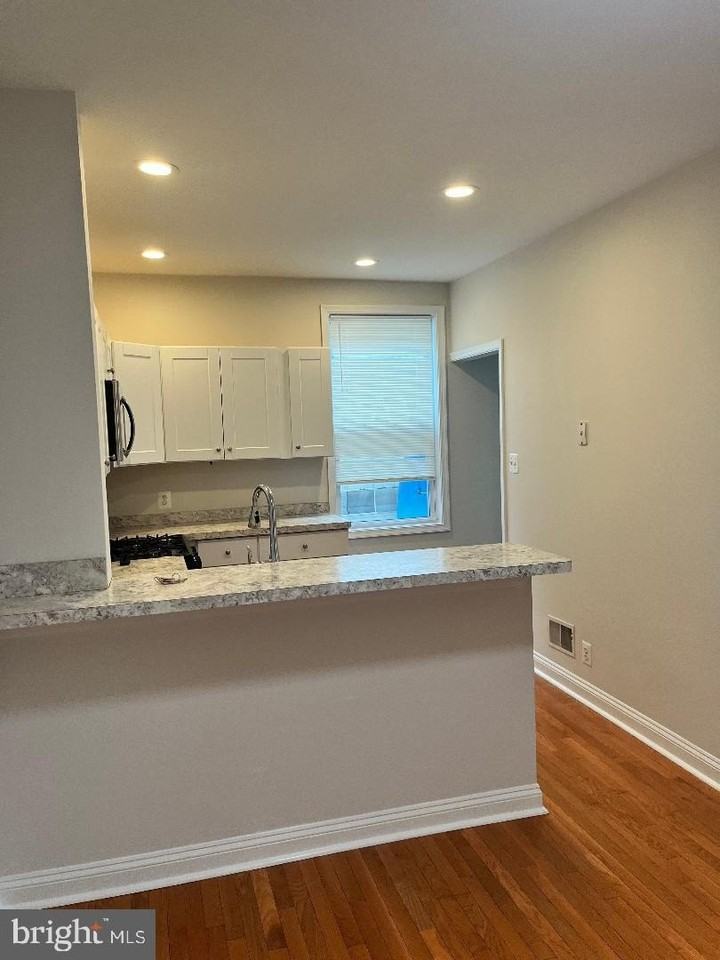 521 Ford St - Photo 5 of 19