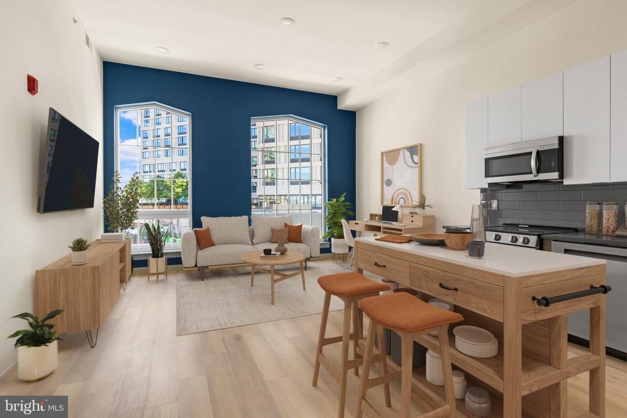 689 N Broad St #205