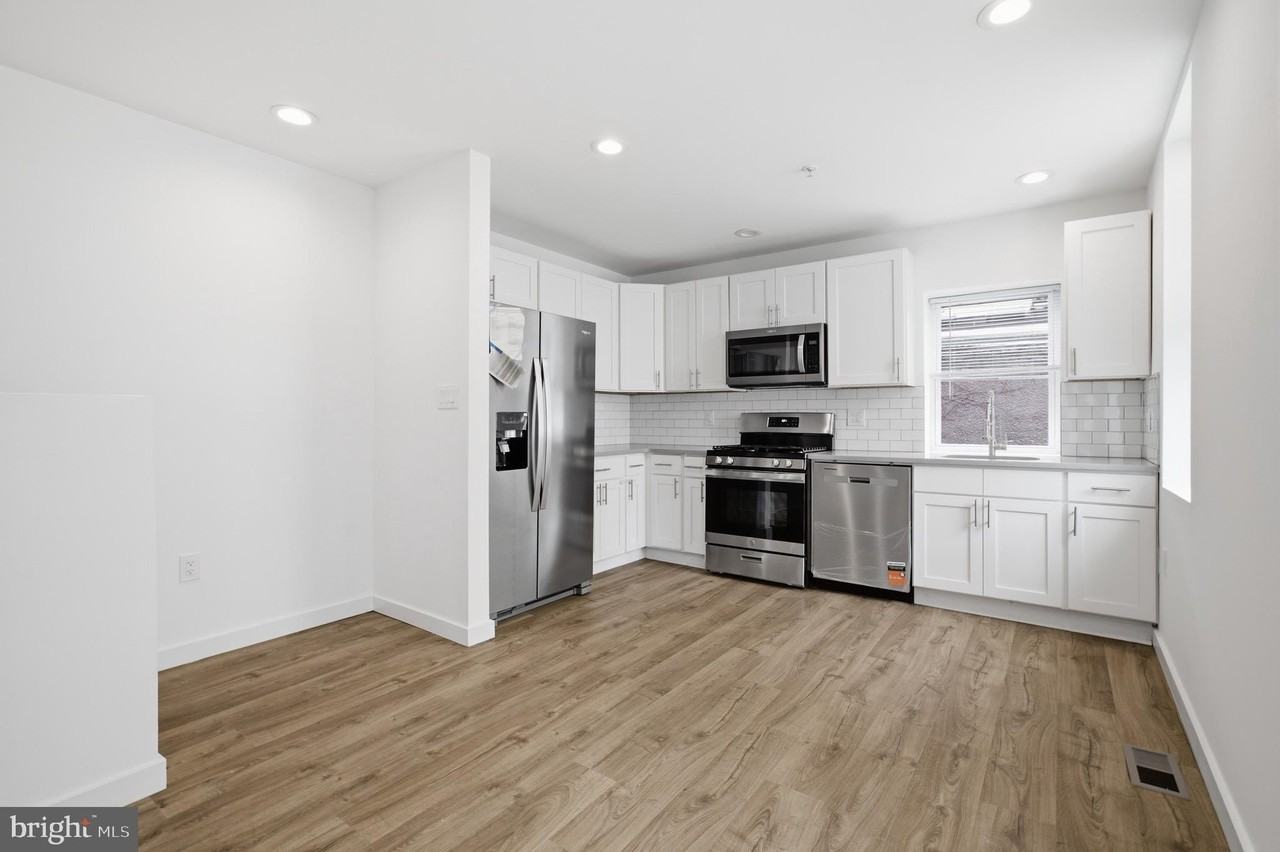 2162 E York St #1R - Photo 2 of 18