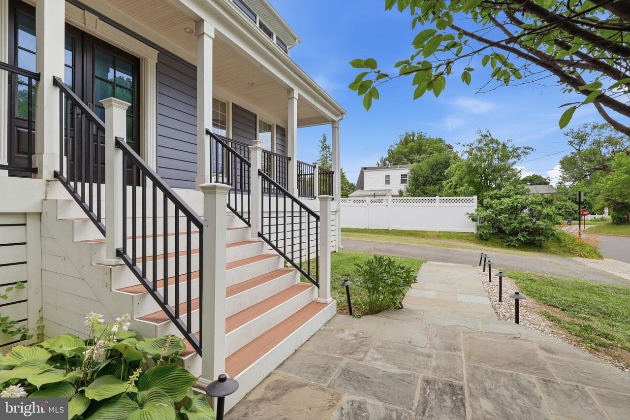 809 N Buchanan St - Photo 3 of 40
