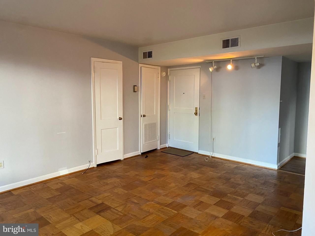 1300 N Meade St #22 - Photo 2 of 37
