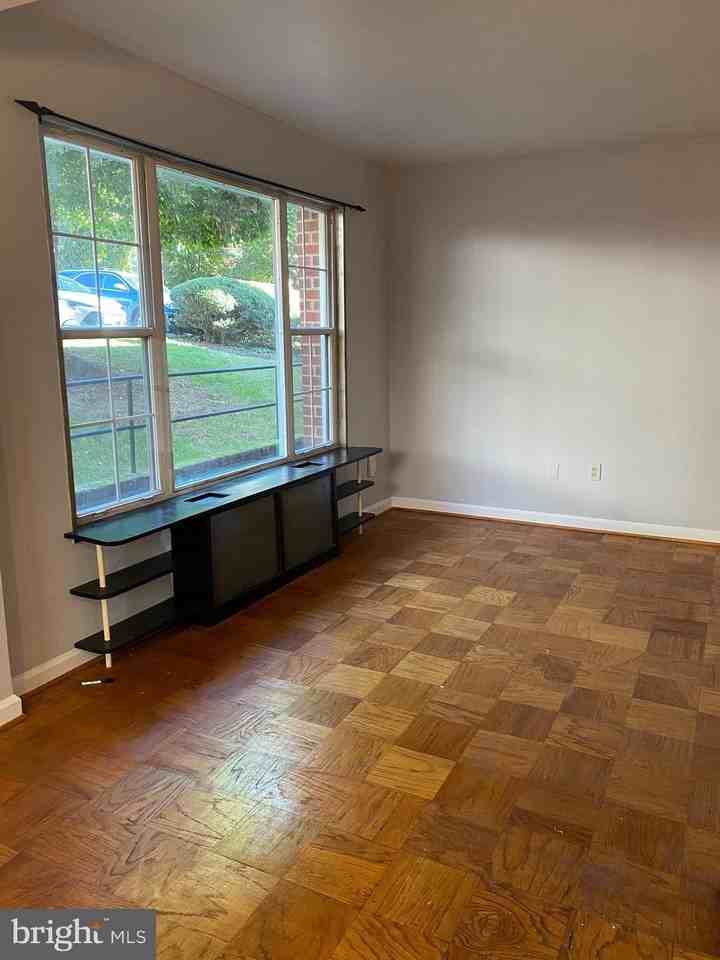 1300 N Meade St #22 - Photo 3 of 37