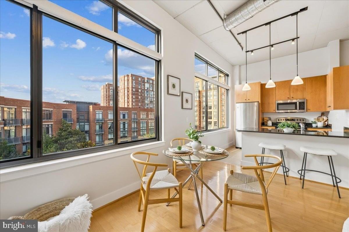 520 John Carlyle St #429 - Photo 4 of 23