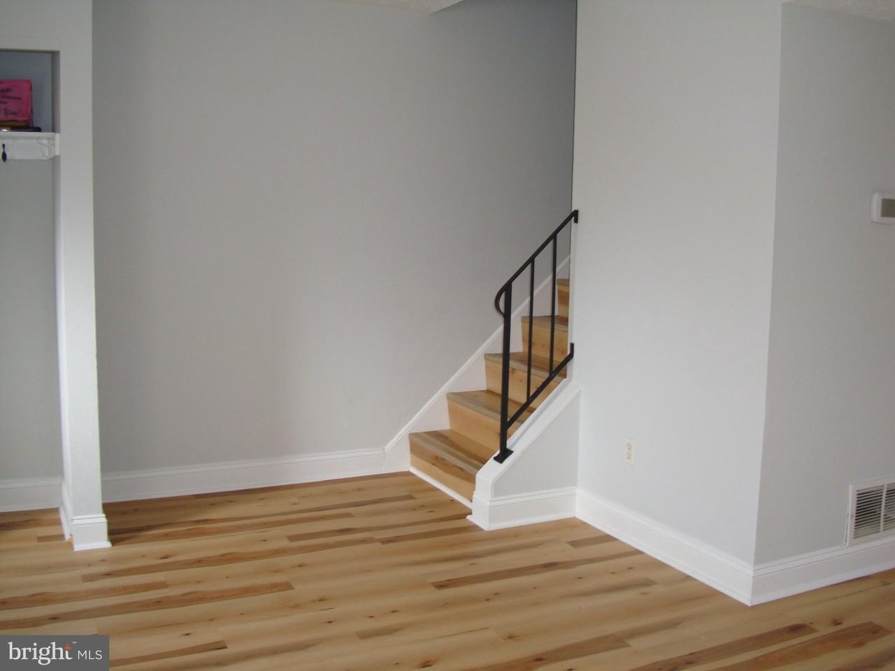 208 Moore Dr - Photo 5 of 20