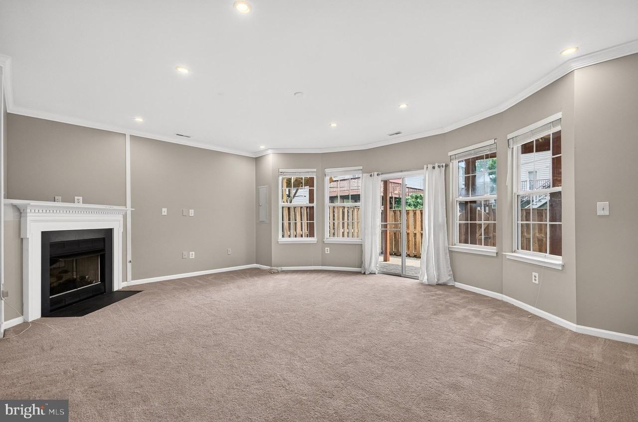 6805 Oregano Ln - Photo 6 of 50