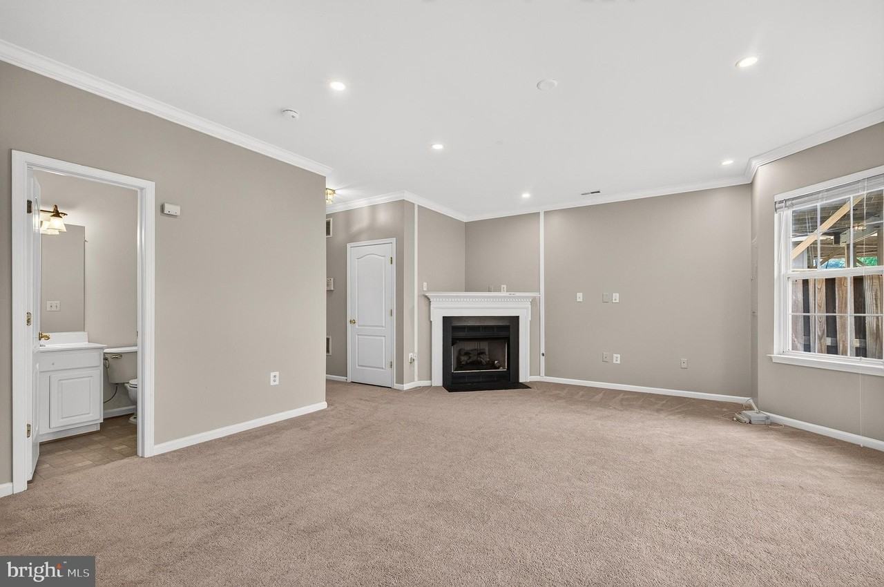 6805 Oregano Ln - Photo 7 of 50