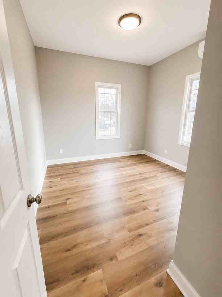 383 N Water Ave #2 - Photo 4 of 9