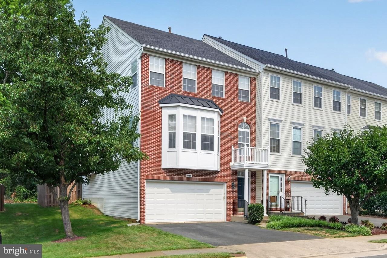 5166 Ballycastle Cir - Photo 2 of 44