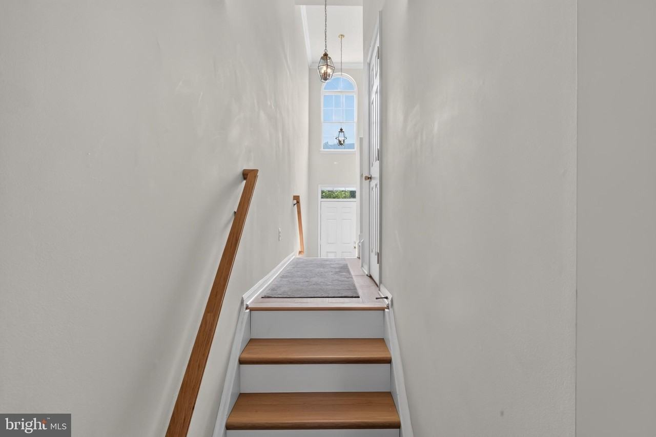 5166 Ballycastle Cir - Photo 3 of 44