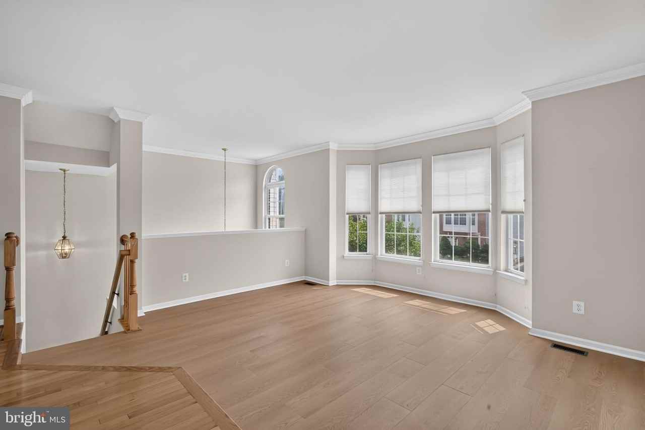 5166 Ballycastle Cir - Photo 4 of 44