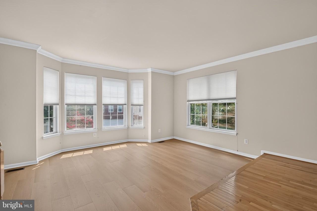 5166 Ballycastle Cir - Photo 5 of 44