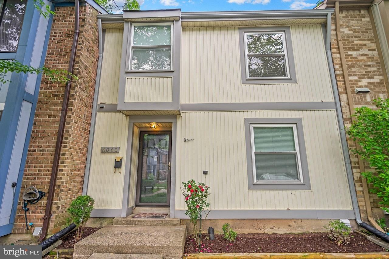 6060 Hollow Knoll Ct - Photo 2 of 35