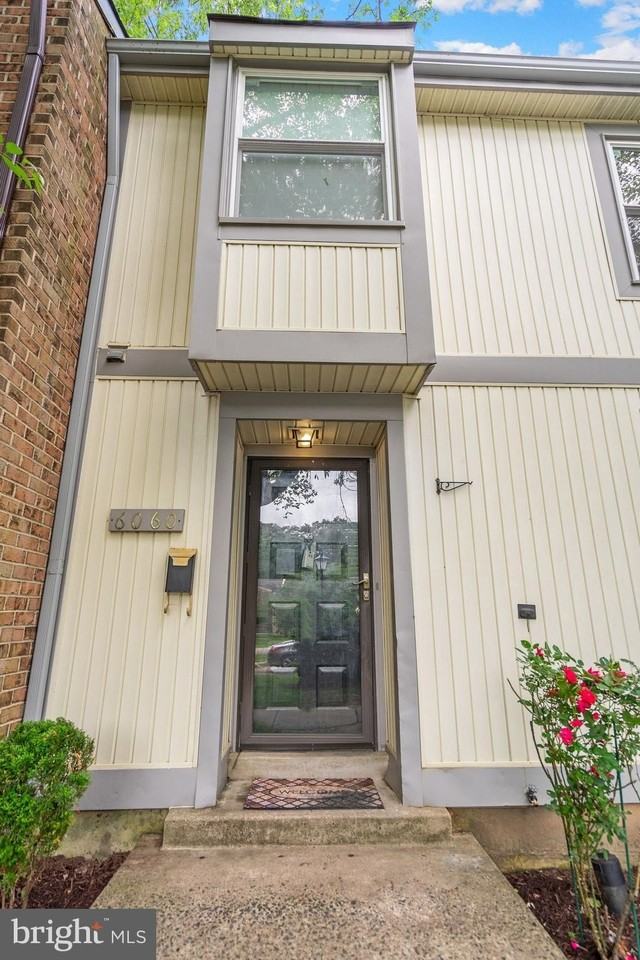 6060 Hollow Knoll Ct - Photo 3 of 35