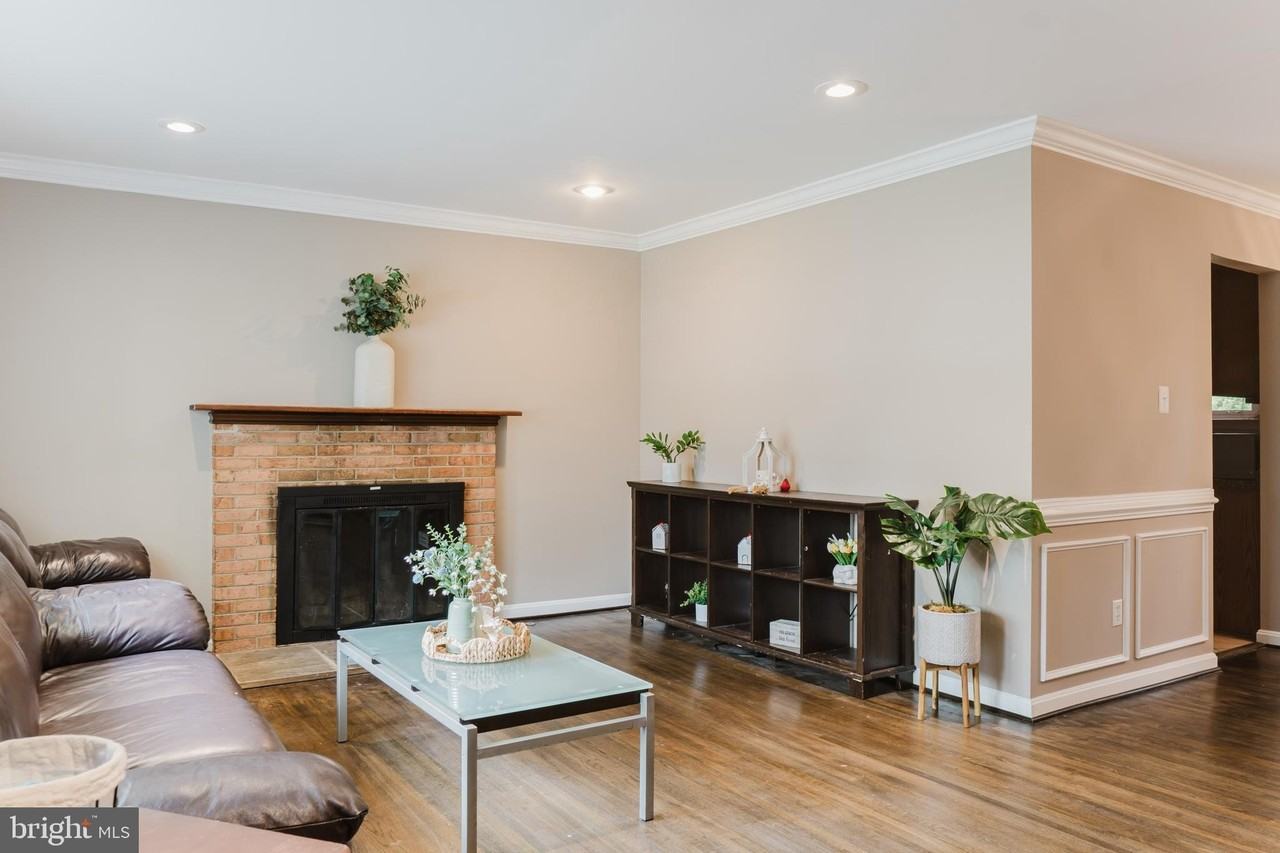 7708 Viceroy St - Photo 2 of 30