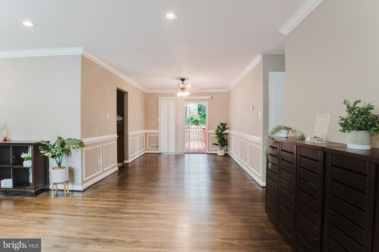 7708 Viceroy St - Photo 3 of 30