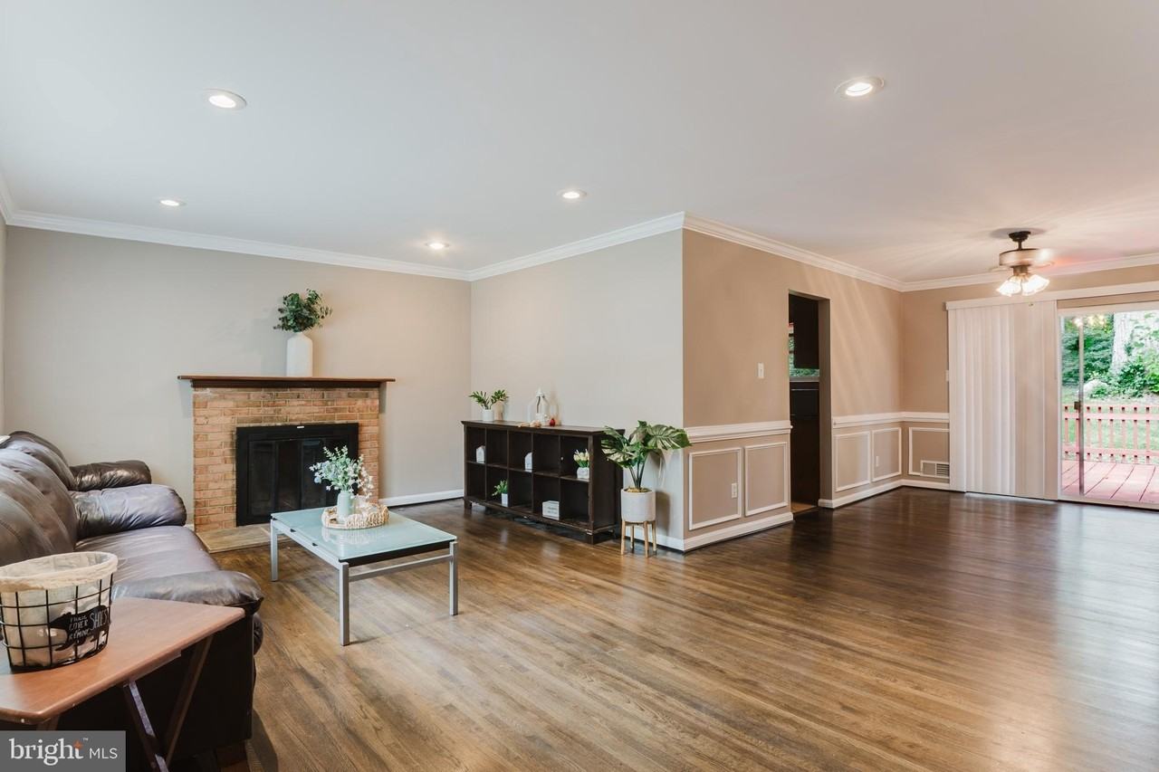 7708 Viceroy St - Photo 4 of 30
