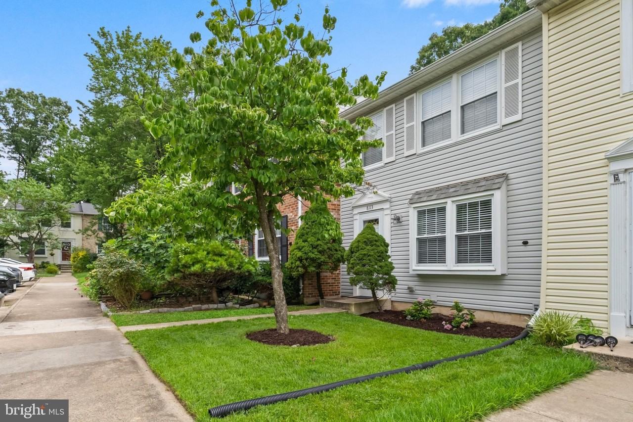 8113 Loving Forest Ct - Photo 4 of 48