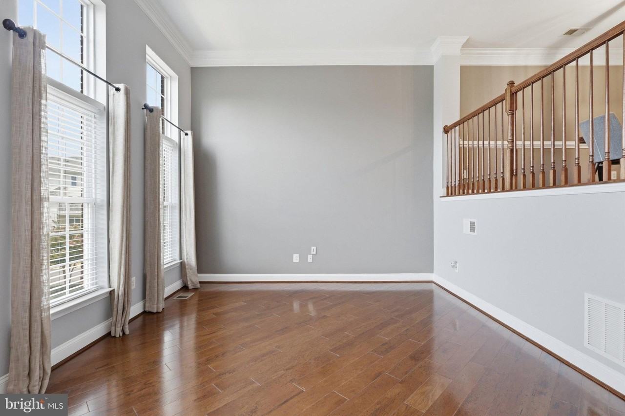4424-B Eastwick Ct #402B - Photo 5 of 33