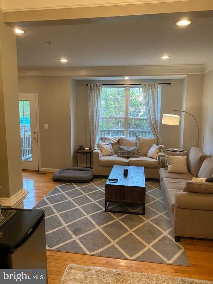 6419 Nice Pl - Photo 4 of 7
