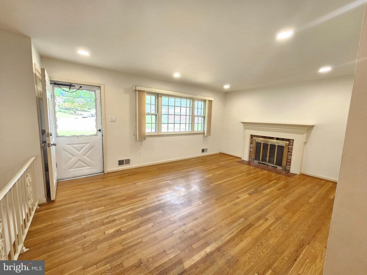 5683 Ravenel Ln - Photo 2 of 17