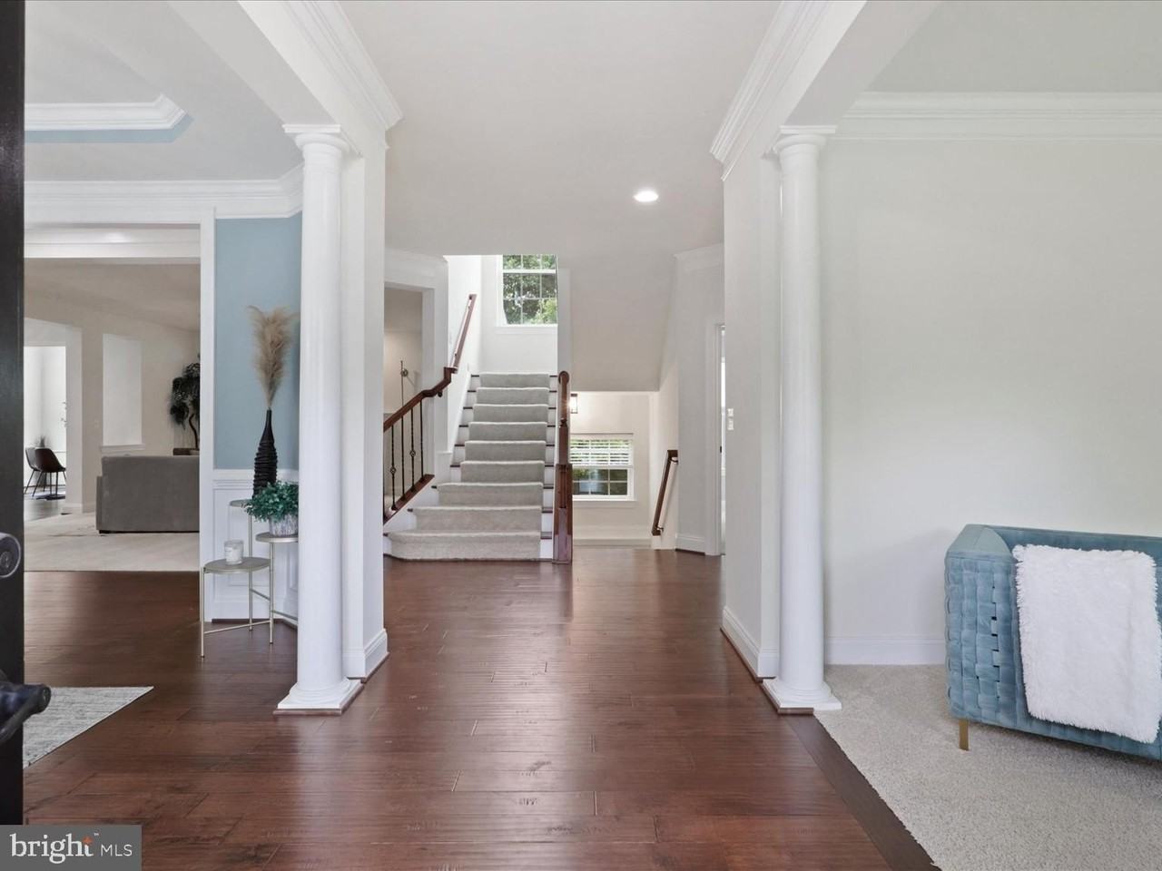 41595 Revival Dr - Photo 3 of 50
