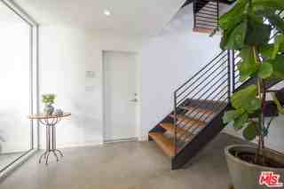 1046 6th Ave - Photo 3 of 8