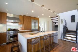 1046 6th Ave - Photo 6 of 8
