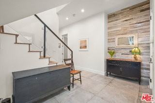 924 Vernon Ave - Photo 2 of 8