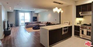 441 S Barrington Ave #303 - Photo 5 of 8