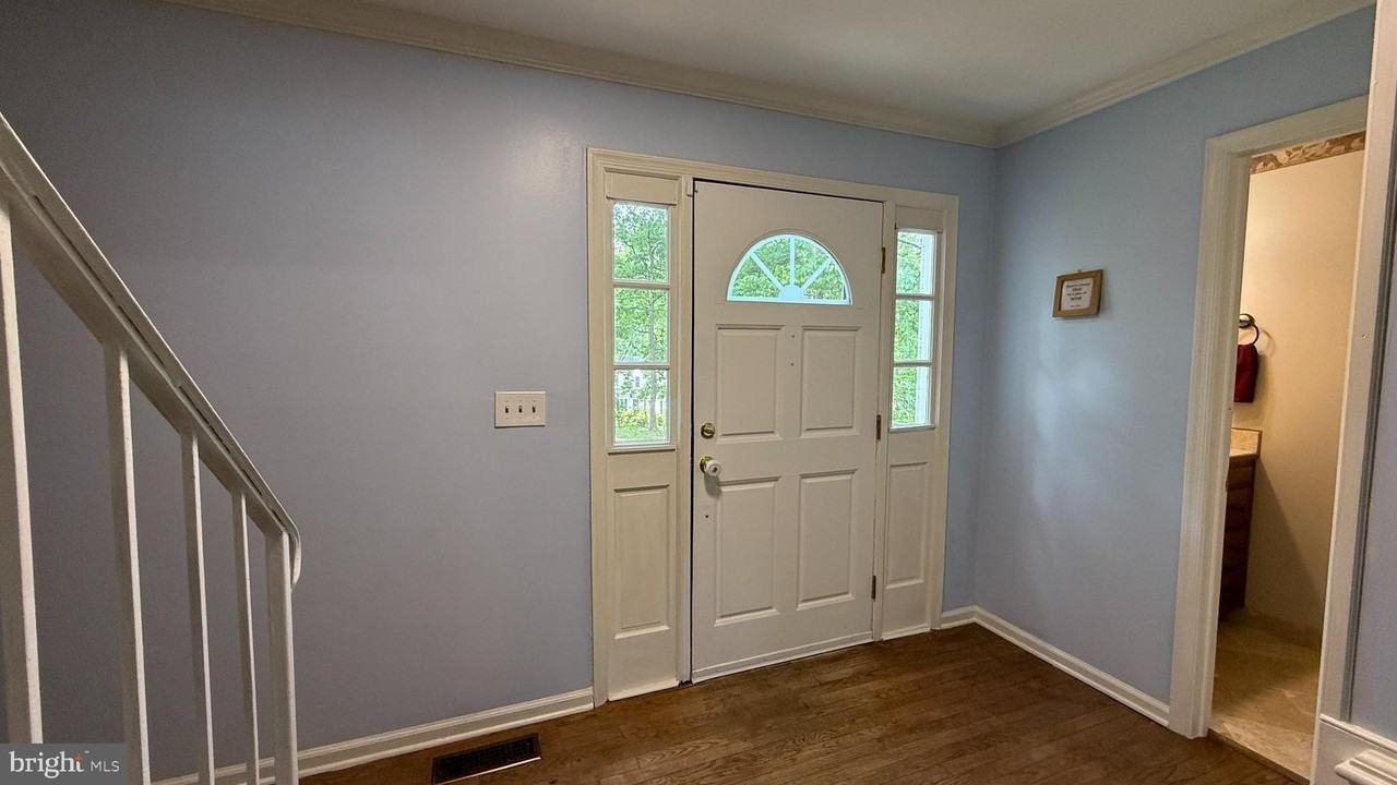 4015 Duke Of Glouster St - Photo 2 of 20