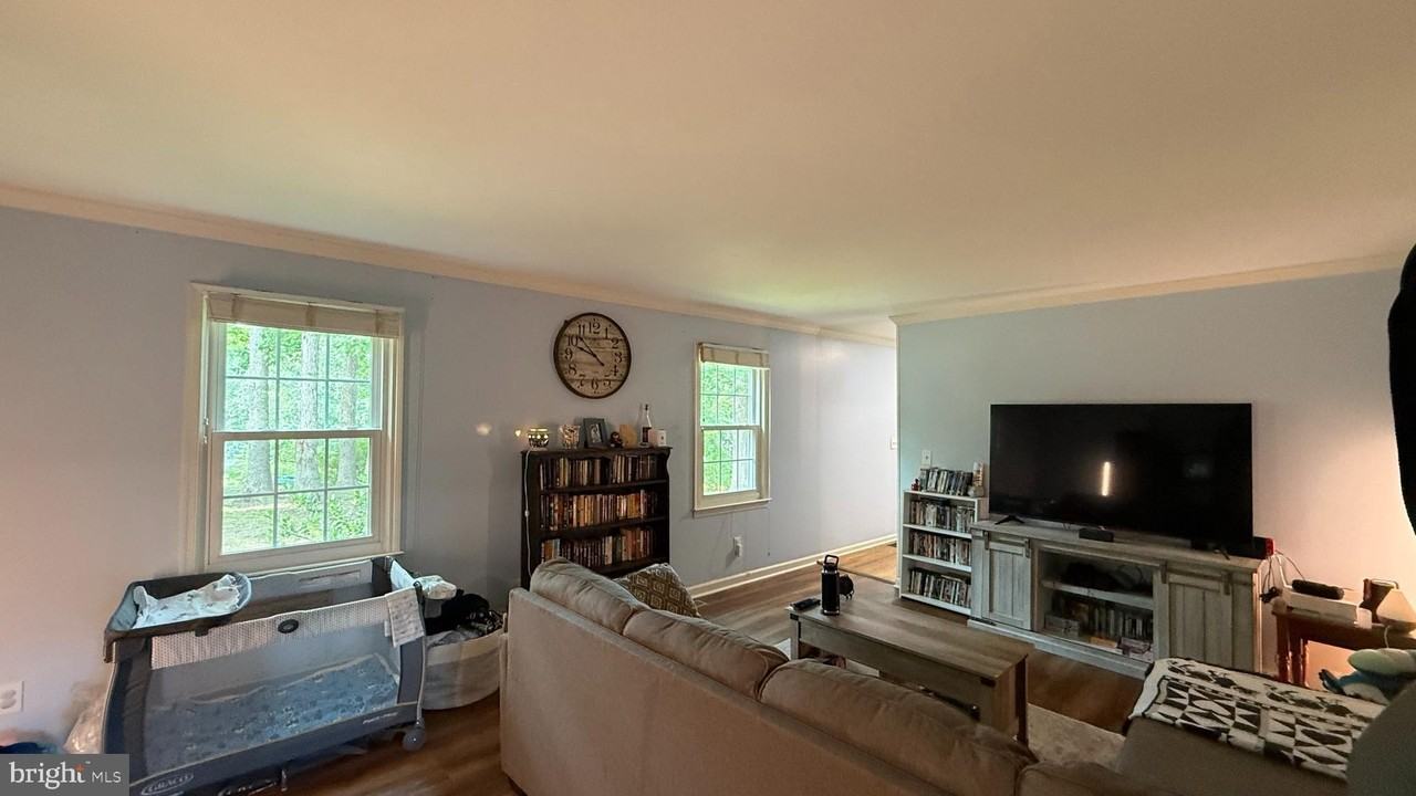 4015 Duke Of Glouster St - Photo 5 of 20