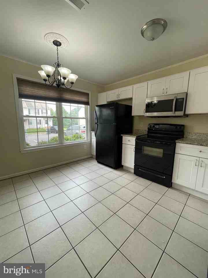 405 Windsor Ridge Ct - Photo 4 of 26