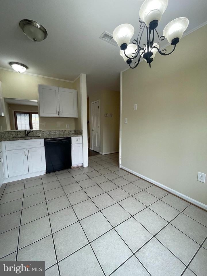 405 Windsor Ridge Ct - Photo 6 of 26