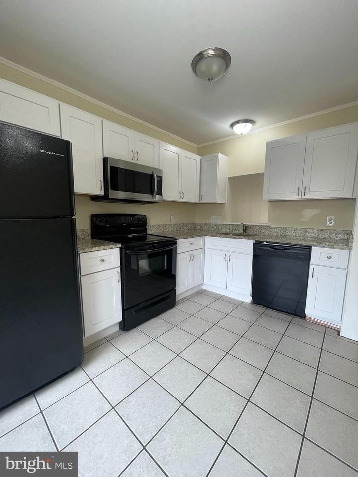 405 Windsor Ridge Ct - Photo 7 of 26